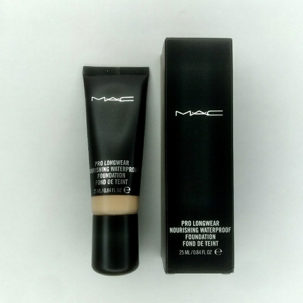 MAC Cosmetics PRO Longwear Nourishing Waterproof Foundation NC15 - Picture 4 of 4